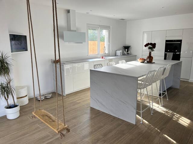 Maison avec piscine chauffée gallery image 3