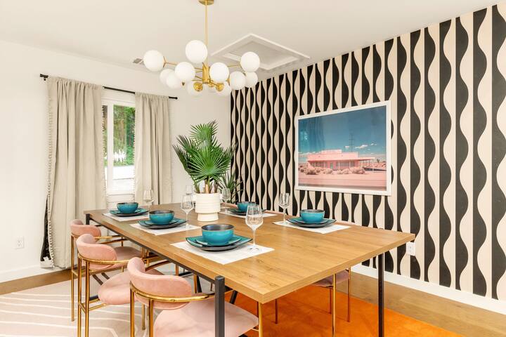 TX Twoplex—sleeps 14—pools, firepits, fun! gallery image 3