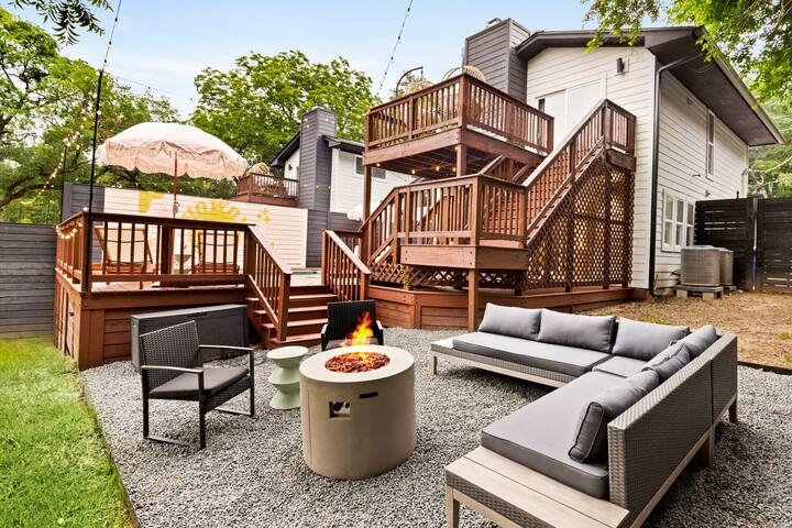 TX Twoplex—sleeps 14—pools, firepits, fun! gallery image 5