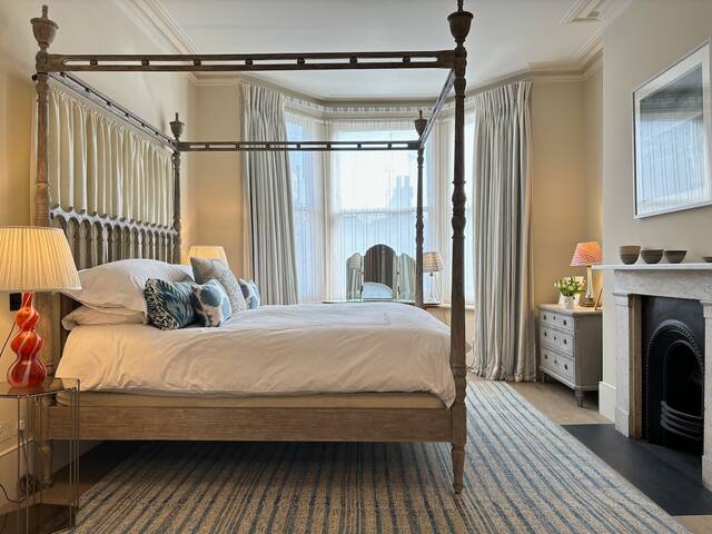 Luxury House W6 with Parking gallery image 4