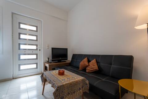 Popular Airbnb listing: Studio Vicky - Bright & modern apartment! in 4η κοινότητα ηρακλείου νότια