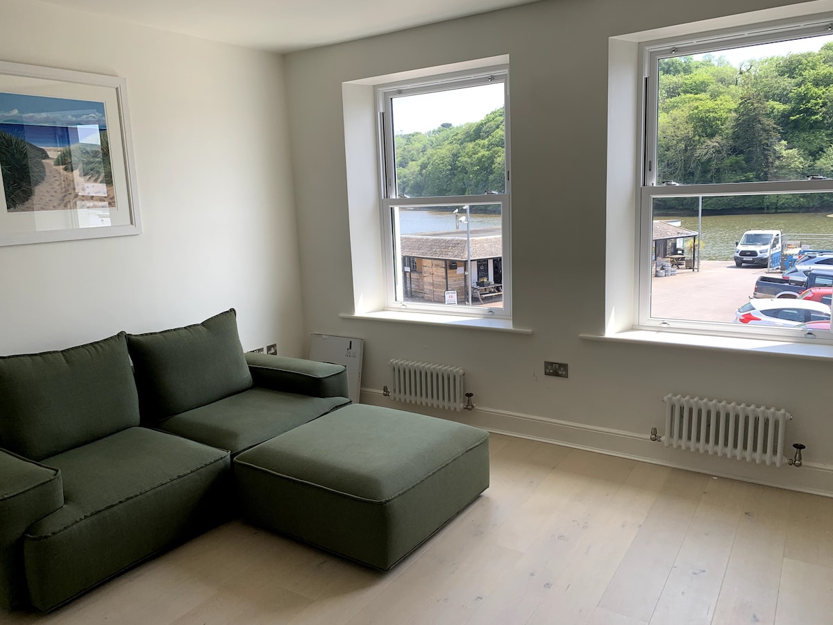 Top performing Airbnb: Stunning River Dart Views - Riverside Home for 7 in Stoke Gabriel
