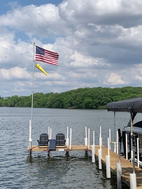 Newly Remodeled House: East Lake Waterside Haven!