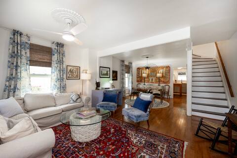Historic Downtown D. Clark House Dog Friendly!