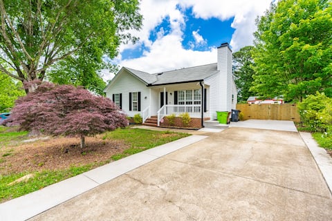 Modern Charm in Holly Springs:New Transformed Home