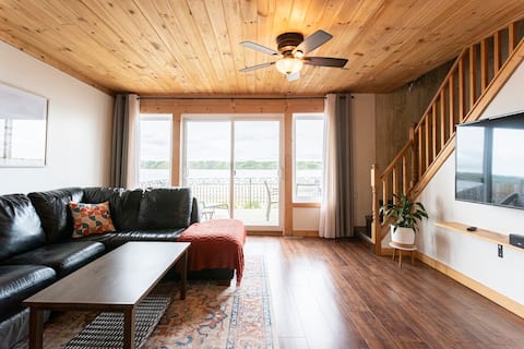 Successful Airbnb property: Cabin on the Shore - Waterfront in Saskatoon Metropolitan Area