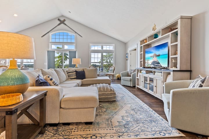 Buckeye Lake Hill House - Buckeye Lake, OH