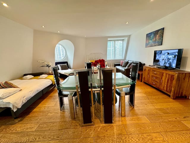 -20% 3BR Penthouse Vauxhall Rooftop patio 11 ppl gallery image 4