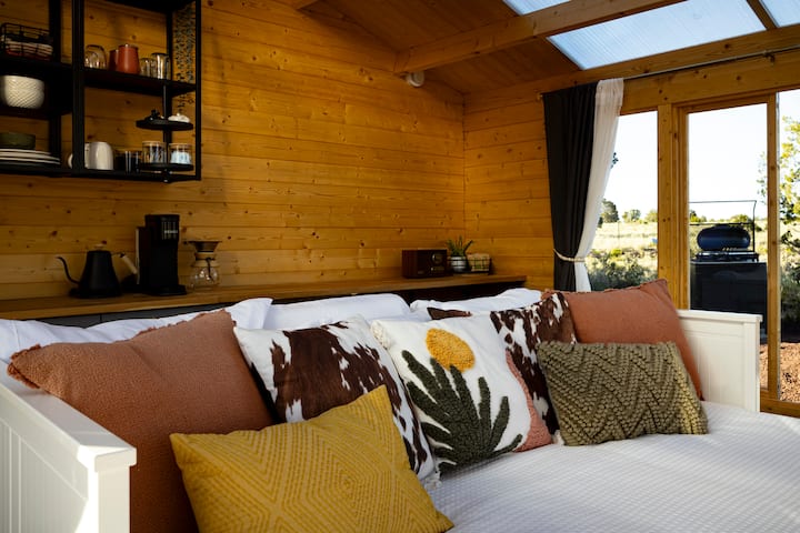 Grand Canyon Off-grid Glamping Cabin - Arizona