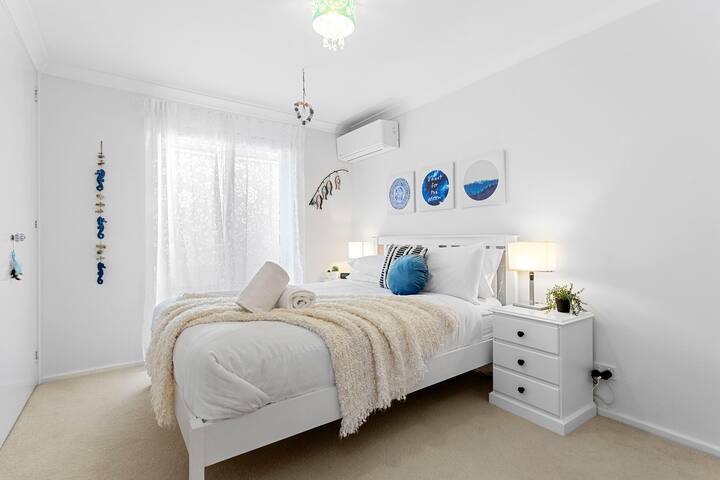 5BR Retreat: Pool, table tennis & Pure Relaxation! gallery image 4