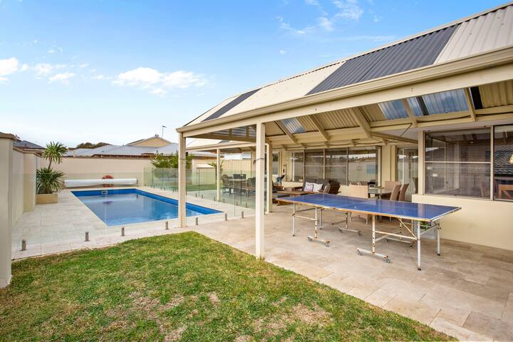 5BR Retreat: Pool, table tennis & Pure Relaxation! gallery image 5