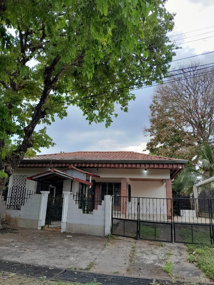 Céntrica, Acogedora Y Familiar - Panama
