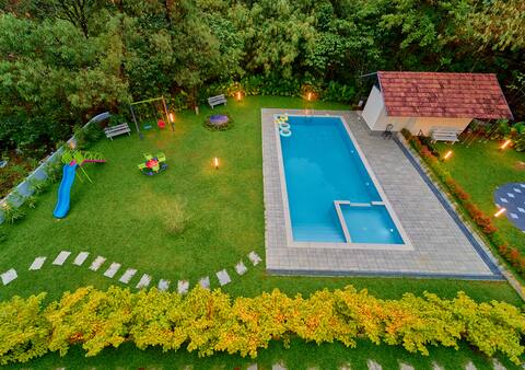 Luxurious Room with Pool Access in Vagamon