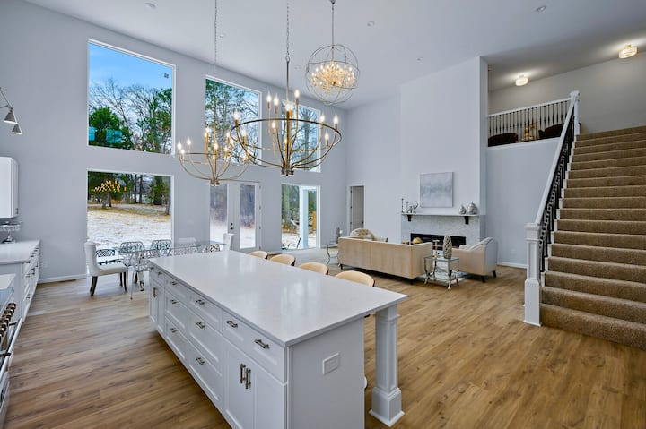 Stunning Elegant Retreat. Central. New Home! - Long Lake, MN