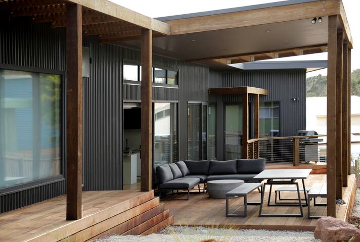 Brand new home close to beach, river and shops gallery image 3