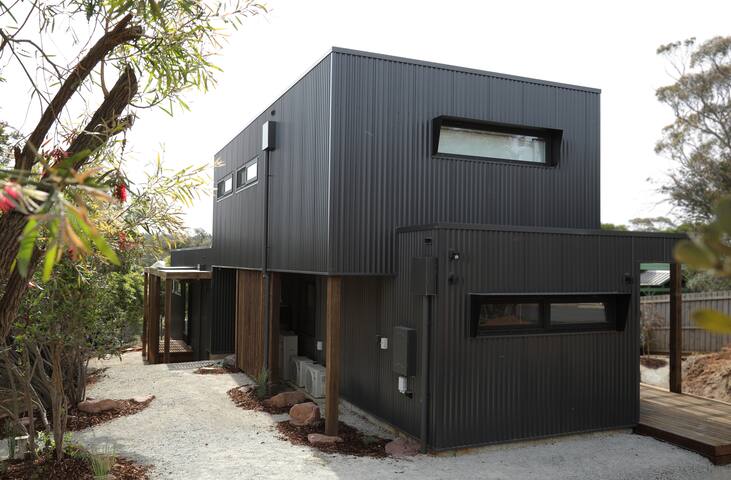 Brand new home close to beach, river and shops gallery image 2