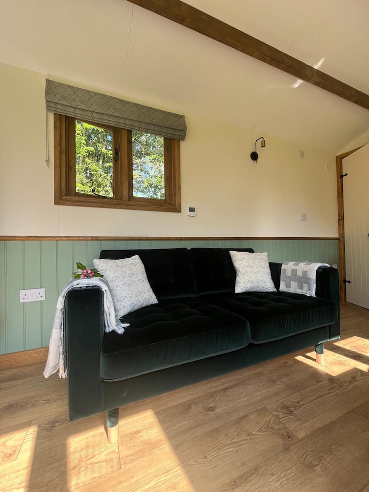 Big Bear Shepherd's Hut - Blandford Forum