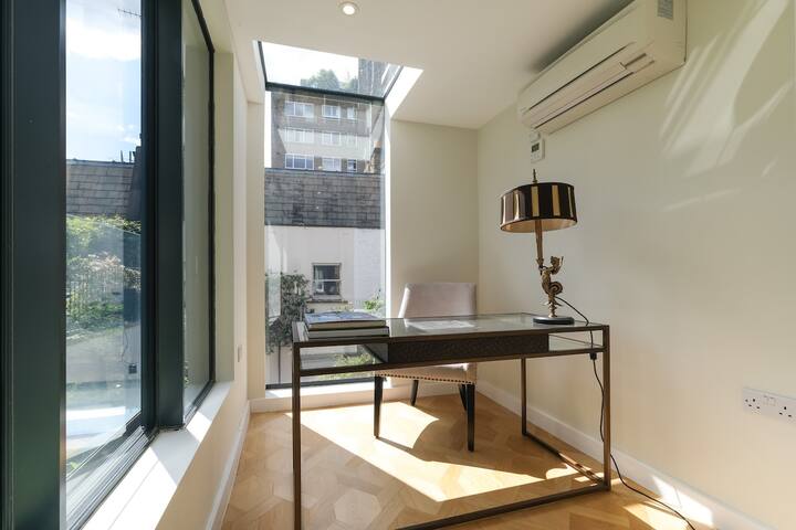 AC 4 bd House 1 minutes from Hyde park gallery image 5