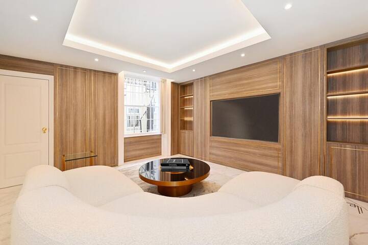 AC 4 bd House 1 minutes from Hyde park gallery image 4