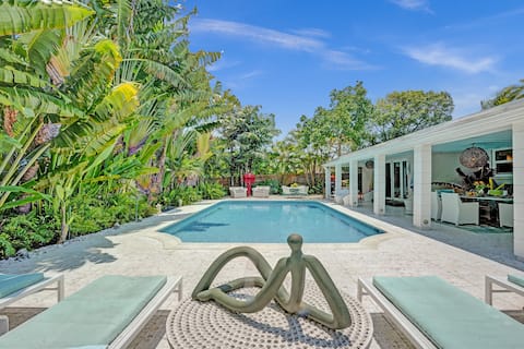 New! Waterfront Heated Pool, Pier, 2mi to Beach