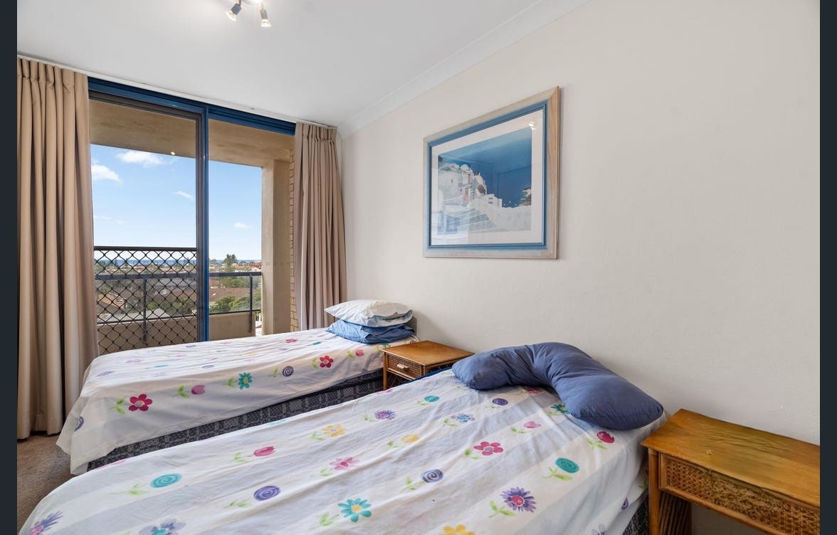 غرفة النوم 1