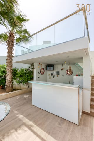 Listing in Malta