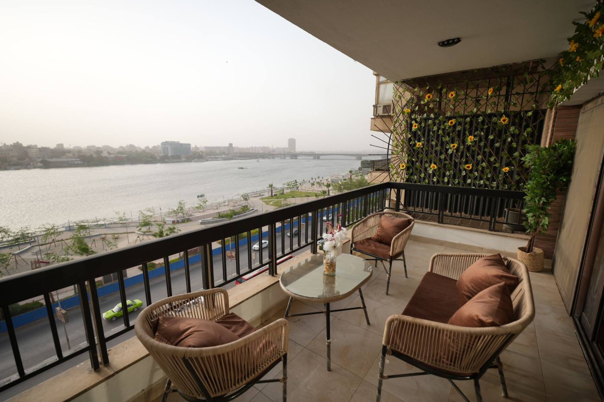 Apartment overlooking the Ahl Masr Walk