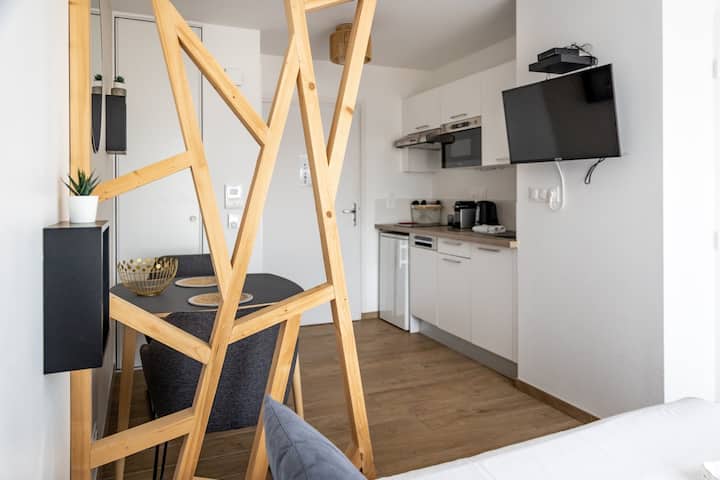 Suite Sunset
Studio Neuf
Gare
Parking & Bus - Saint-Jouan-des-Guérets