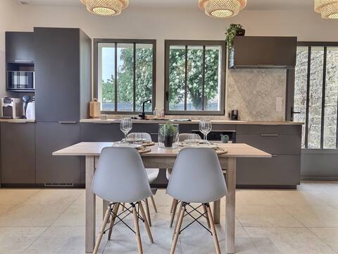 Charm and tranquility in the heart of the Tiret district