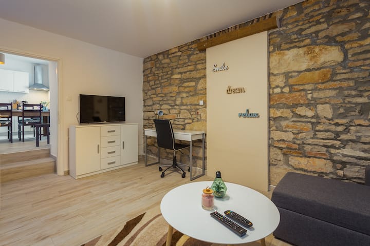 Apartment Alice With Port View - Pola