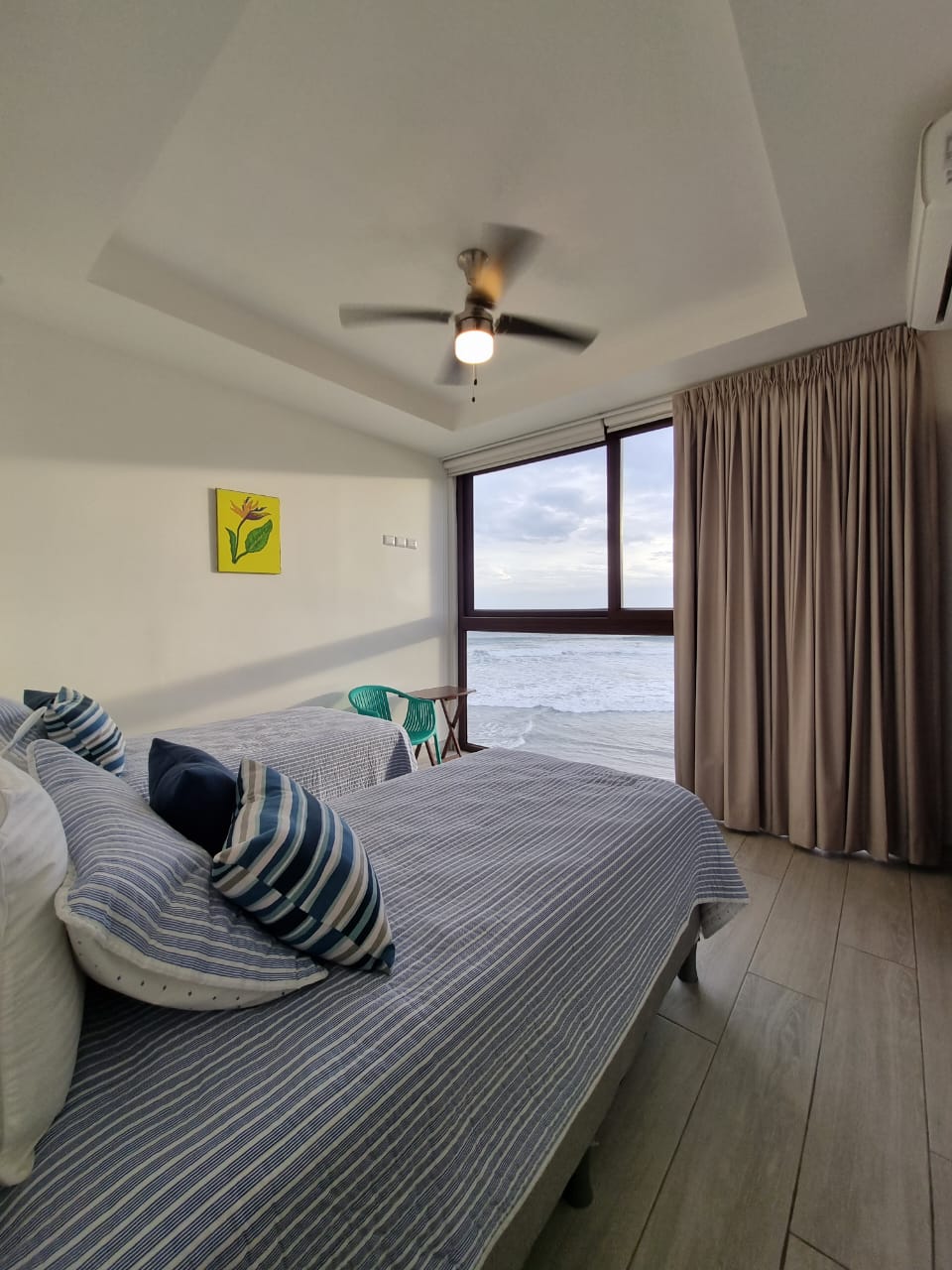 Vista en todas las habitaciones del condominio!