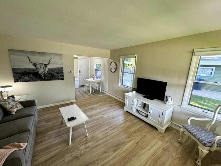 Charming Janesville Retreat Houses for Rent in Janesville, Wisconsin