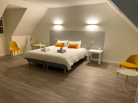Haut 2 Gammes, Group Cottage