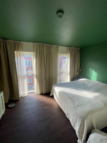 Townhouse w. private rooftop gallery image 2