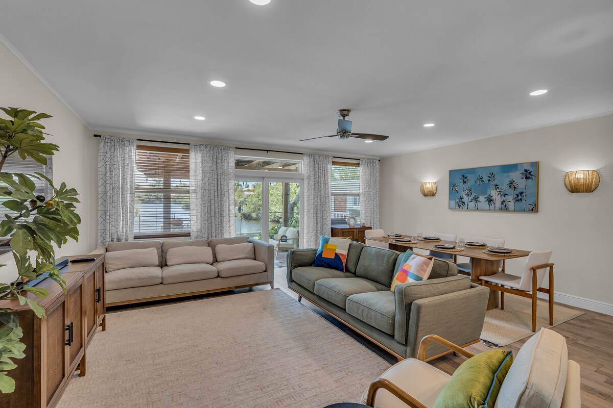 Popular Airbnb listing: 3 BR Lakefront Retreat – 5 Min to Beach in Hollywood