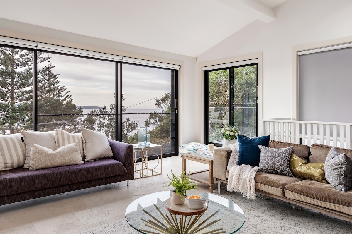 Successful Airbnb property: Palm Beach Chic: Sprawling Luxury with Ocean Views in Palm Beach