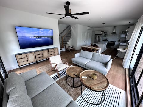 Top performing Airbnb: Sebago Lake 3BR/2BA Retreat – Private Beach in Naples