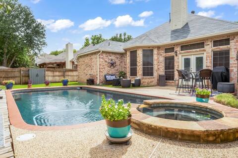 Winter Wonderland: Heated Pool & Hot Tub