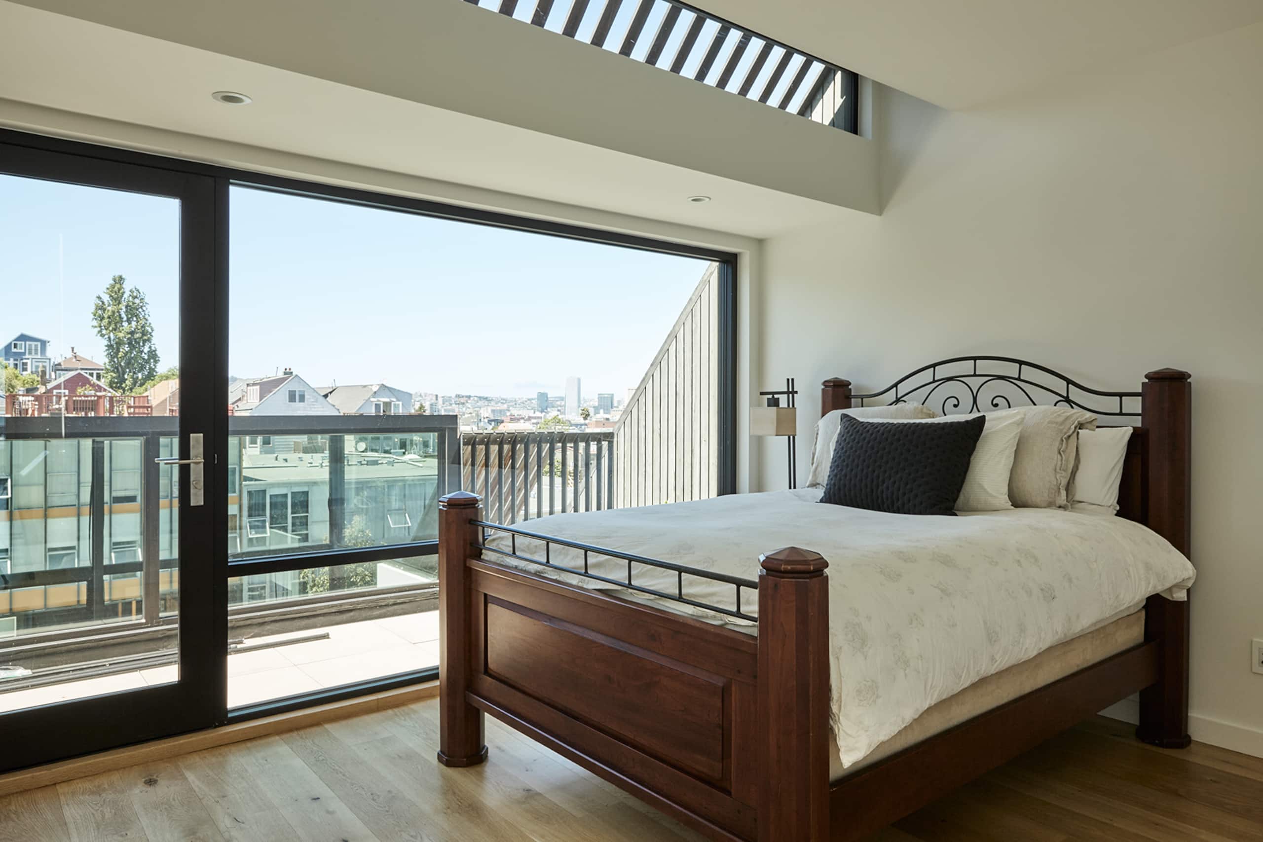 Home in San Francisco · ★4.74 · 2 bedrooms · 2 beds · 2.5 baths - Image 4