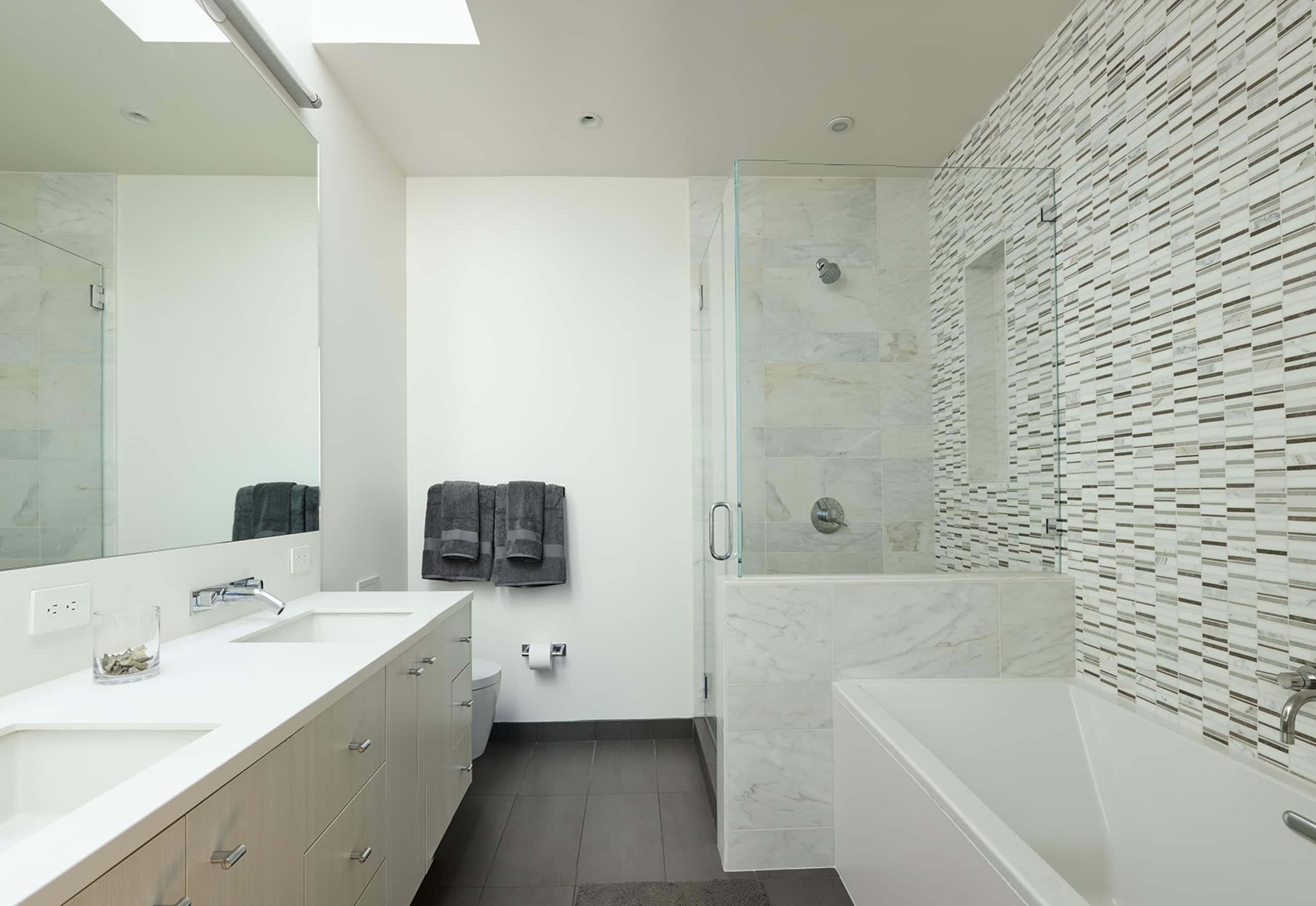 Home in San Francisco · ★4.74 · 2 bedrooms · 2 beds · 2.5 baths - Image 7