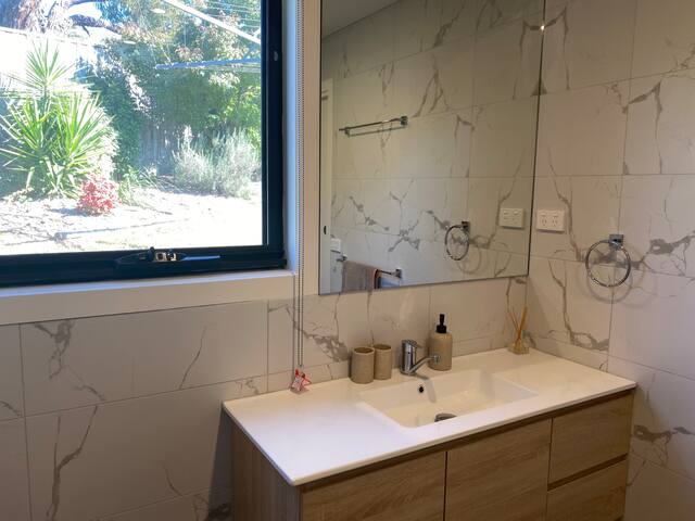 Kyraburt Retreat, Yarra Valley gallery image 5