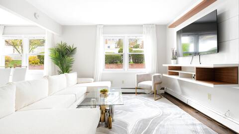 Luxury Designer Home near NYC + Free Parking!