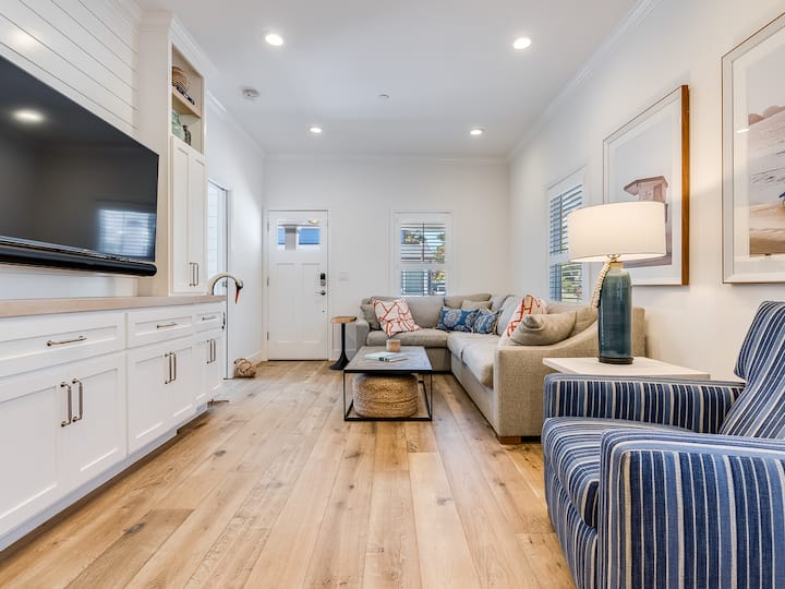Luxury Capitola Getaway~hot Tub~steps To Beach - Capitola, CA