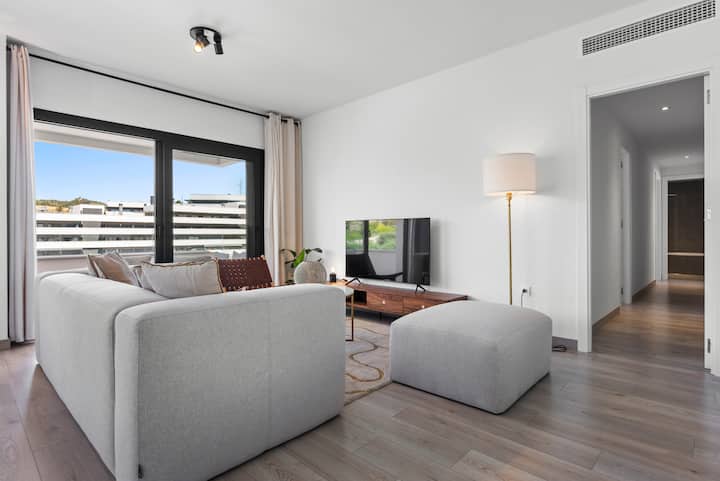 Casa Maddie - Panoramic View Penthouse - Estepona