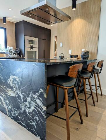 Luxury Retreat w/ Outdoor Pool & Dream Kitchen gallery image 2