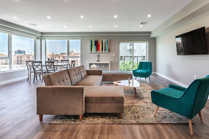 Spacious 4BR Retreat, Great for Families + Parking