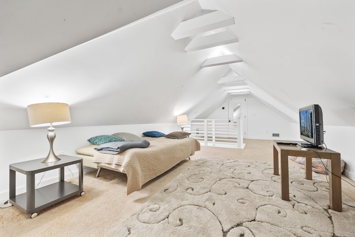 Third bedroom is equipped with a full size futon