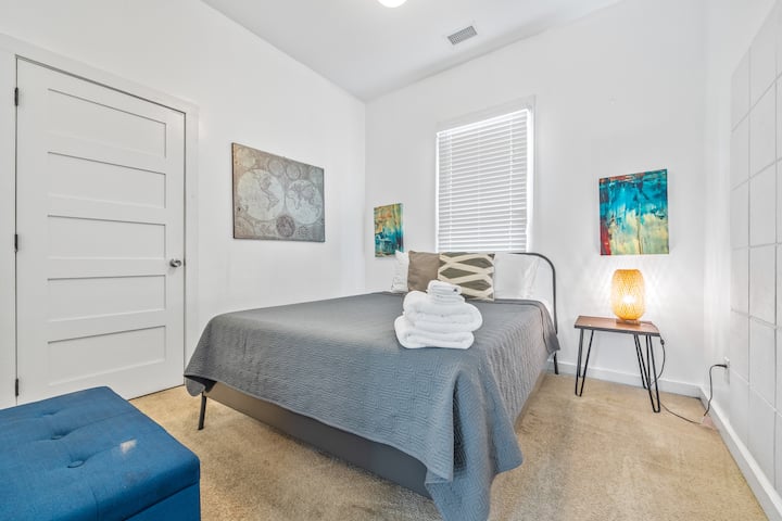 Second bedroom complete with a Queen-sized bed