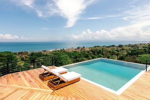 Spectacular Views of the Pavones Surf Break