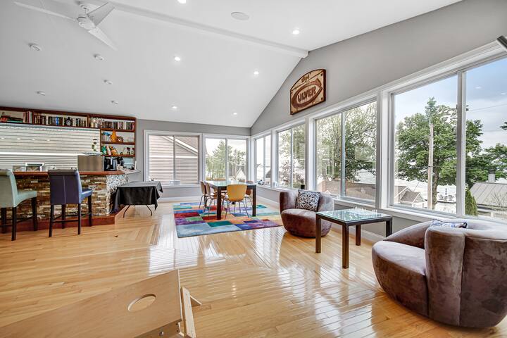 Mariah Sroufe With Collins And Co. Realtors managed Airbnb listing 2